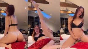 Novo vídeo da Cibelly Ferreira a professora de inglês com lingerie sexy