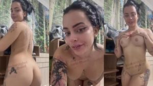 Xehli G tirando a roupa ficou peladinha mostrou até a bucetinha